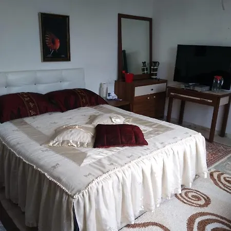 Bed & Breakfast Tokgoez Otel Restaurant 2*