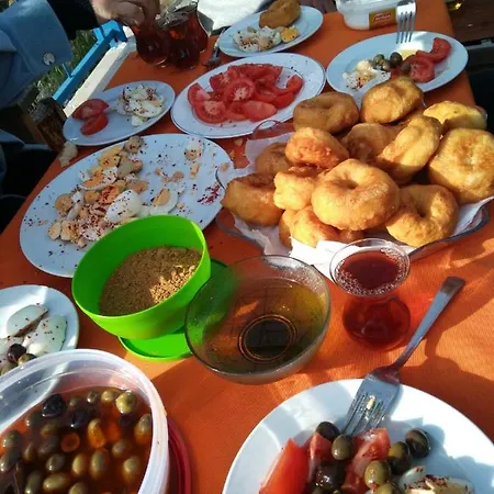 Bed & Breakfast Tokgoez Otel Restaurant 2*